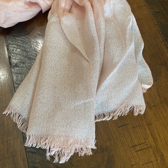 Cato Scarf 🧣 - Picture 2 of 6